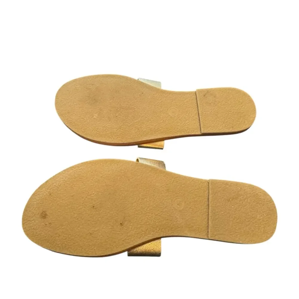 Universal Thread Size 10W Metallic Gold Flat Sandals Wide